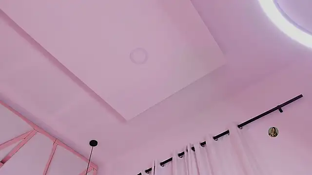 Sophie-velvet webcam