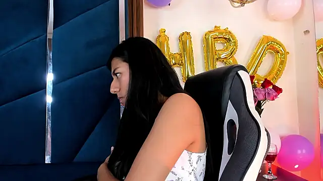 carlaalvez - CarlaAlvez's free webcam - UK Sex Cams