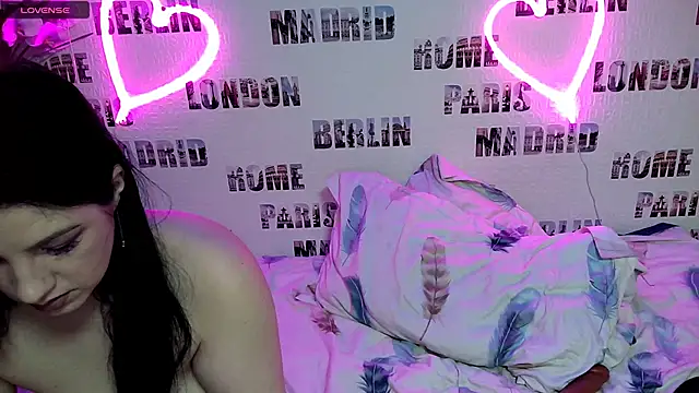 Bya_hootgyrl1 webcam