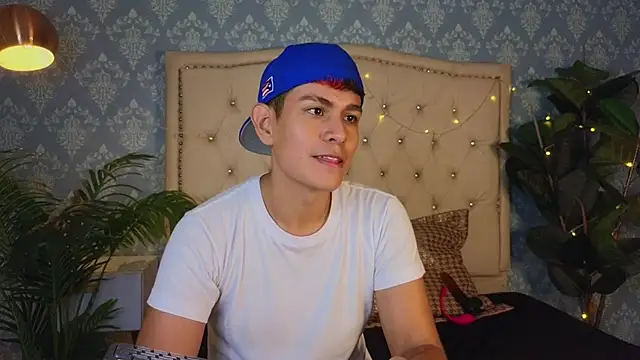 Blakee_Blossom webcam