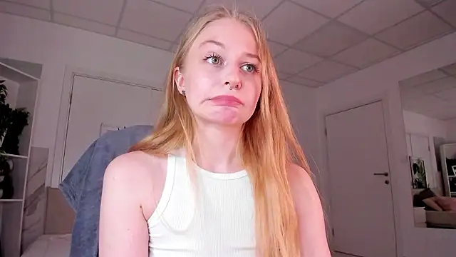 miamews - MiaMews's free webcam - UK Sex Cams