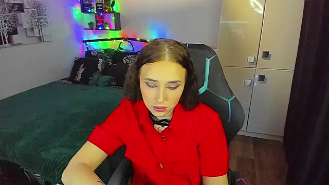 CrazyBitchInLace webcam