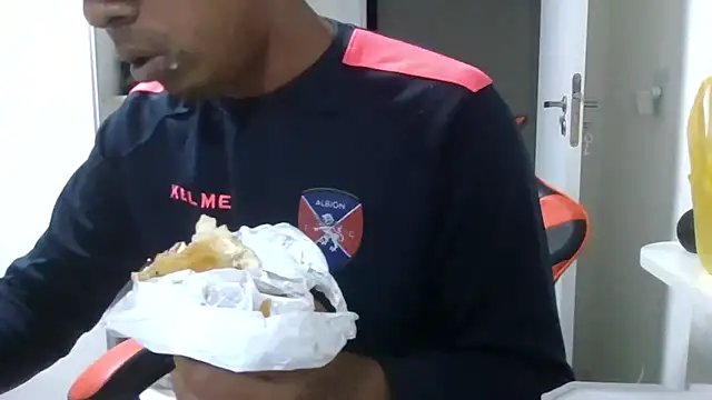 JUNINHOLEKEJR webcam