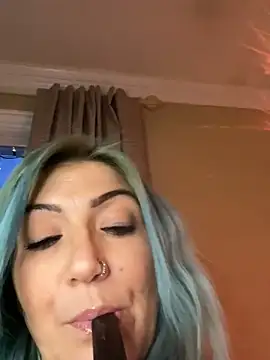 LittleMissEeve live cam