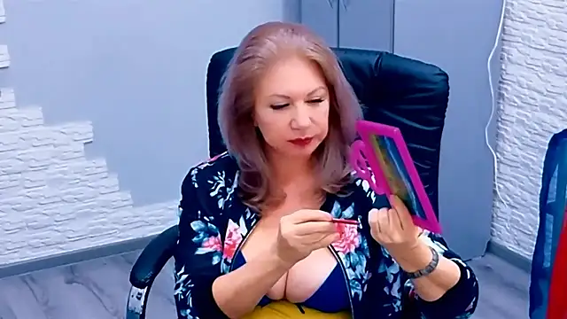 Hornystepmom29 webcam