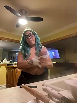 LittleMissEeve webcam