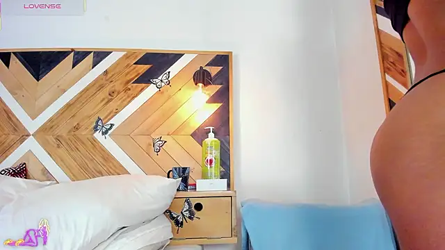 Kathaleiya_Ozz webcam