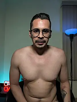 towers_j - Towers_j's free webcam - UK Sex Cams