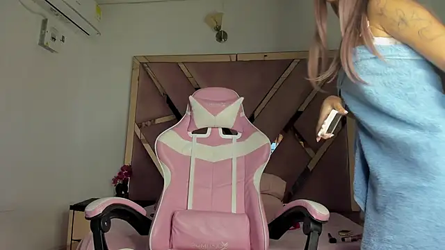 Angell_petite01 webcam