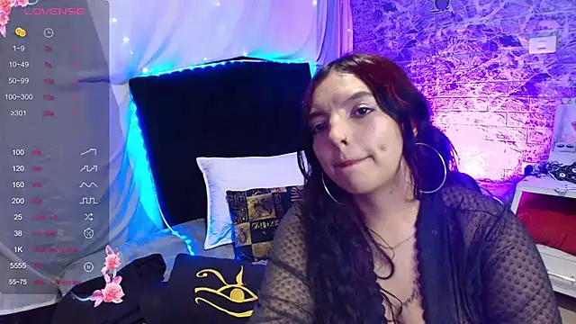 loren_tits24