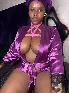 QUEEN_NOBUHLE_FEMDOM_777 webcam