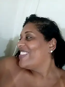 Maliaebonyfetish webcam