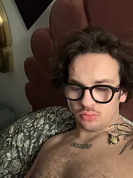 hardmecl (M young) - Entièrement nues