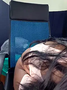 Webcam Model (Midnight_Blossom)  is live.Free join now!