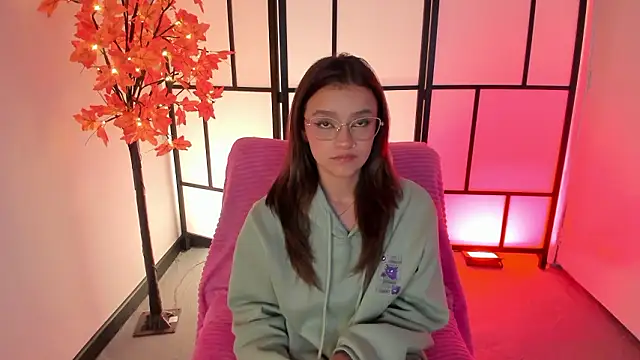 alyy_cut3 - Alyy_cut3's free webcam - UK Sex Cams