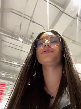 Isabella21_ Live Webcam on Stripchat