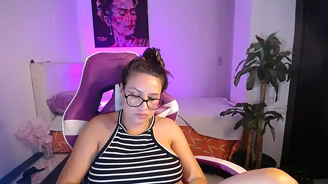 esmeraldaa230 webcam