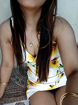 Webcam Model (xpihu)  is live.Free join now!