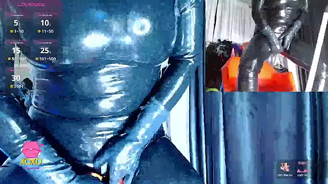 LatexDevil_Blondie webcam