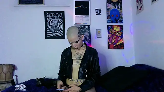 plutonbluemooon333 webcam