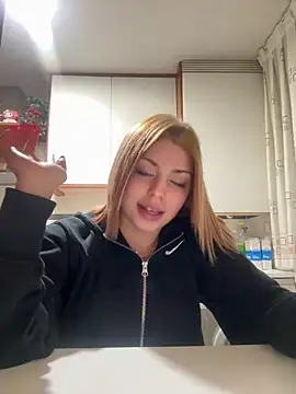 noeliagglow (Ask my age) - Como coño