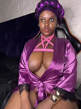 QUEEN_NOBUHLE_FEMDOM_777 webcam