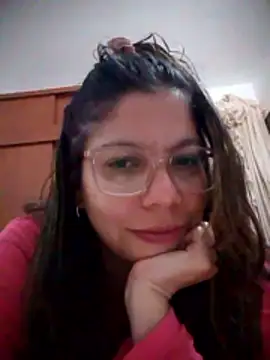 Webcam Model (Carliina_Soussa) is live