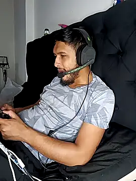 mosmar_20 - Mosmar_20's free webcam - UK Sex Cams