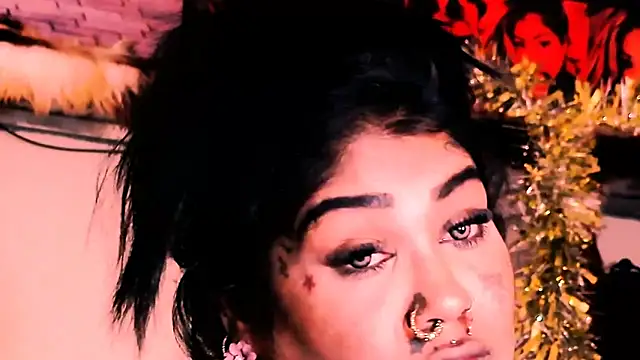 indian_dreamgirl webcam