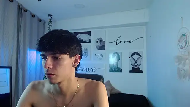 AmethystShadow17 webcam