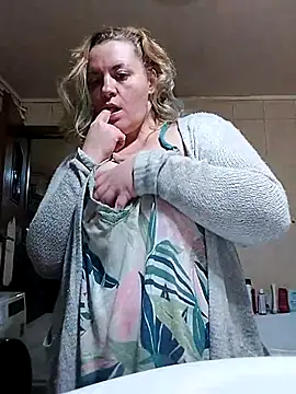 bigboobsmia120 - BigBoobsMia120's free webcam