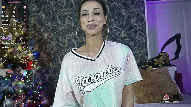 BrianaGolddenn webcam