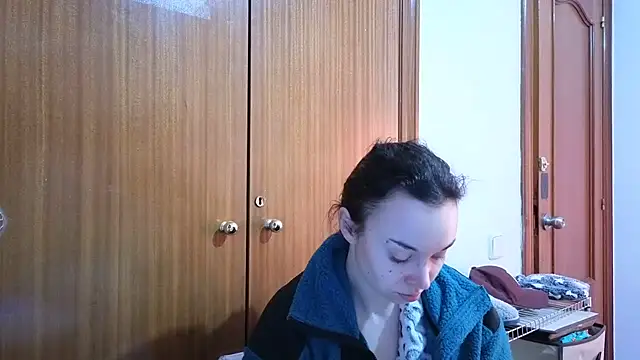 flirtyfoxy - FlirtyFoxy's free webcam - UK Sex Cams