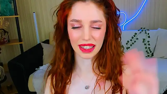 ChristinaConteeree webcam