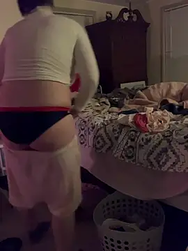 CUMFOREVERY1nTitTiES2 webcam