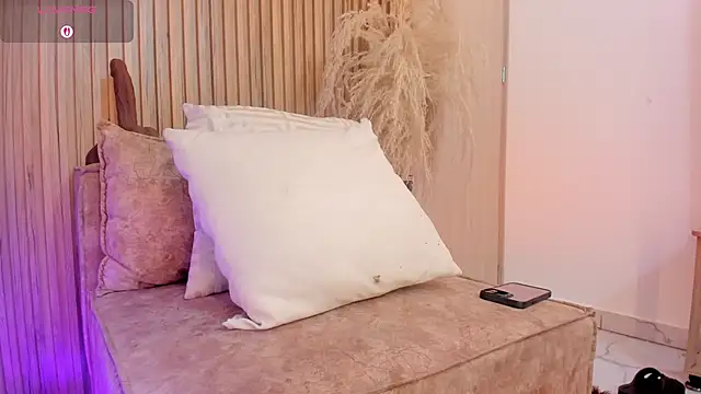 sofhiaa_adaams webcam