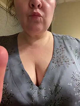 Webcam Model (naughtynursejo)  is live.Free join now!