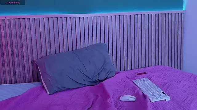 CharlotteAnal webcam