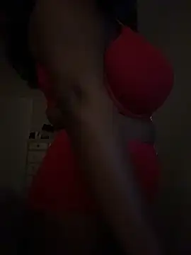 ladiosa_selene webcam