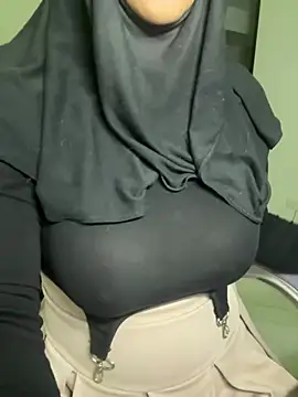 Webcam Model (Jameela)  is live.Free join now!