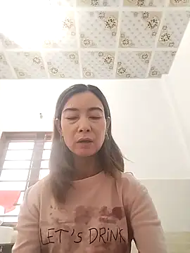 Sexy-ladyboobs69 webcam