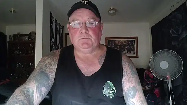 KINKYBLUEYES69 webcam