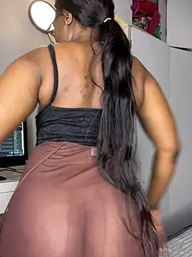 Webcam Model (Bustygoddess32)  is live.Free join now!