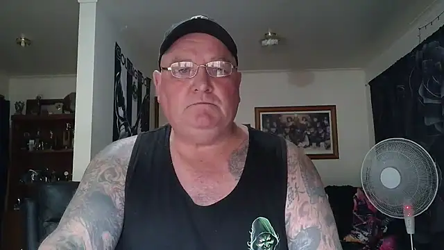 KINKYBLUEYES69 webcam