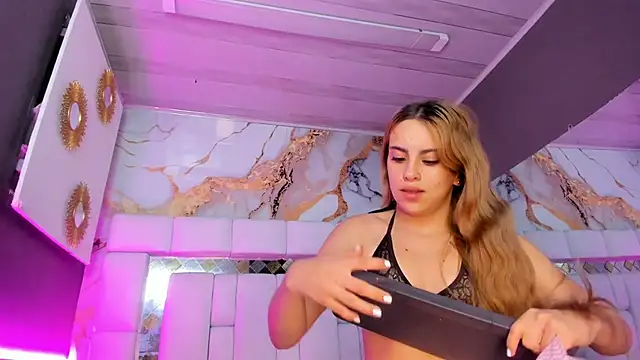 Natasha-Adams webcam