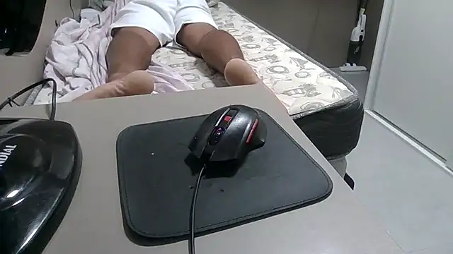 JUNINHOLEKEJR webcam