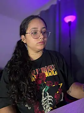 Webcam Model (CurlyGirl_1)  is live.Free join now!