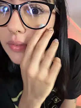 Webcam Model (HinaSweet)  is live.Free join now!