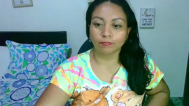 zaray_bella webcam