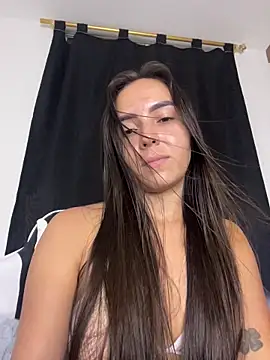 Webcam Model (Scarlett05)  is live.Free join now!